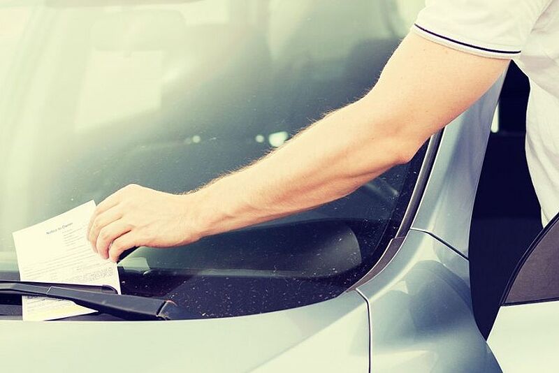 https://blog.dacia.de/ratgeber-knoellchen-auf-supermarktparkplatz/