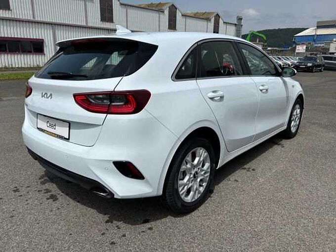 Kia Ceed Vision 1.5 T-GDI DCT7 +SHZ+RFK