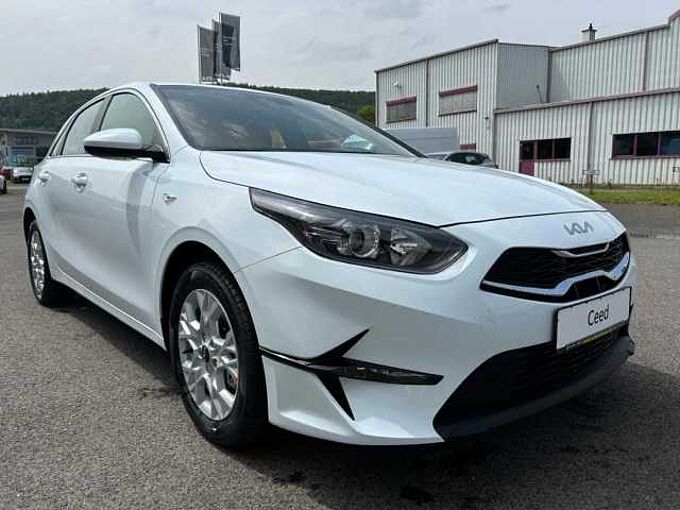 Kia Ceed Vision 1.5 T-GDI DCT7 +SHZ+RFK