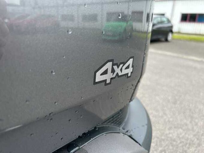 Dacia Duster Expression Hybrid-G 150 4x4 +SHZ+NAV