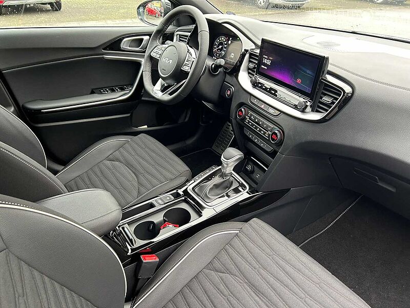 Kia Ceed GT-Line 1.5 T-GDI DCT7 +18Z+RFK+LED+JBL