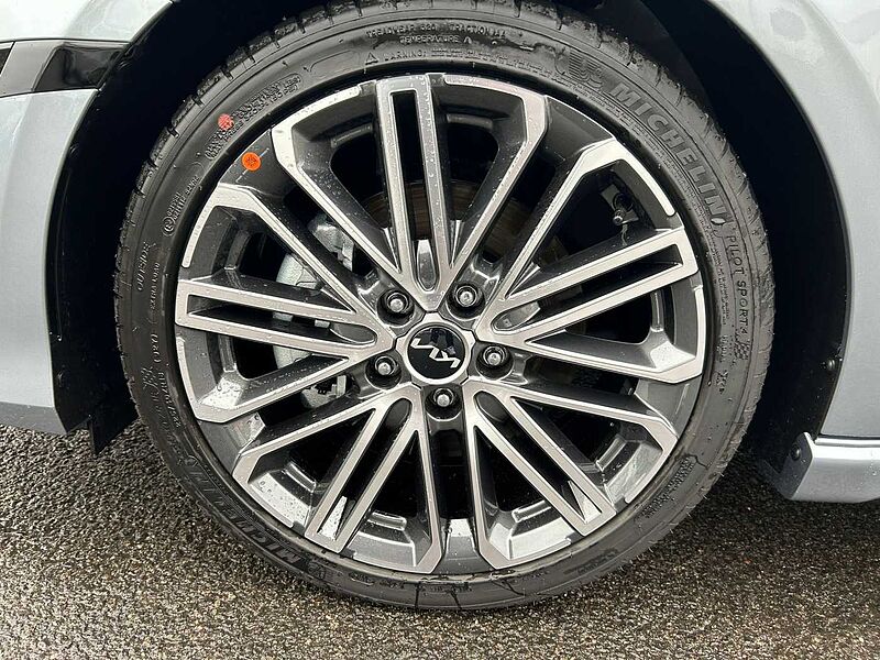 Kia Ceed GT-Line 1.5 T-GDI DCT7 +18Z+RFK+LED+JBL