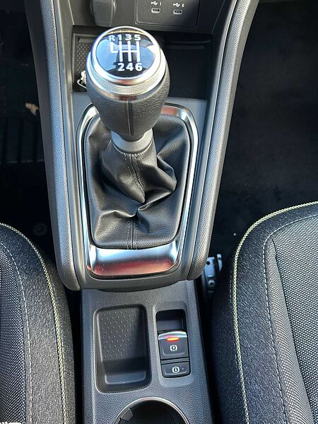 Renault Captur TCe Mild Hybrid 140 TECHNO +SHZ+KAM