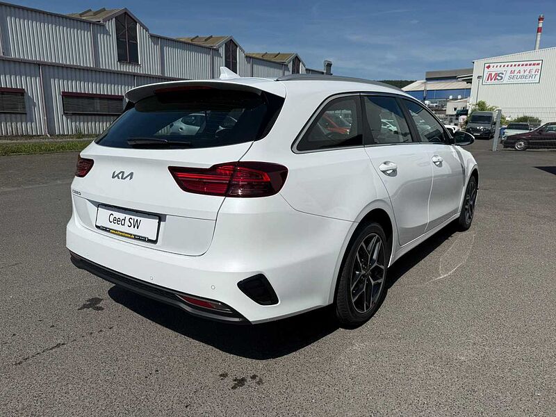 Kia Ceed SW Spirit 1.5 T-GDI DCT7 +TEC+RFK