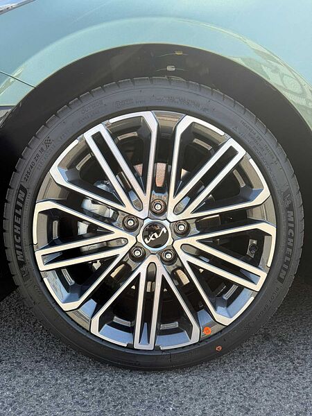 Kia Ceed GT-Line 1.5 T-GDI DCT7 +18Z