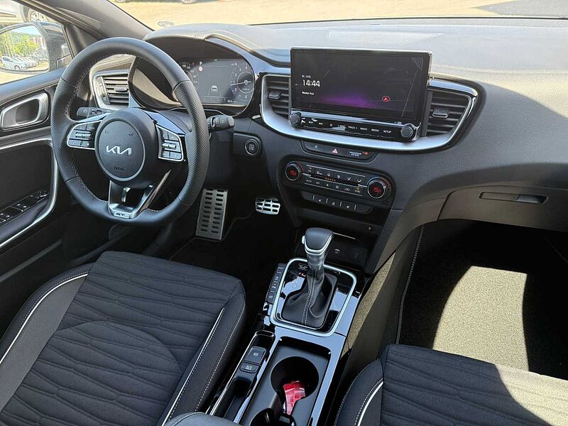 Kia Ceed GT-Line 1.5 T-GDI DCT7 +18Z