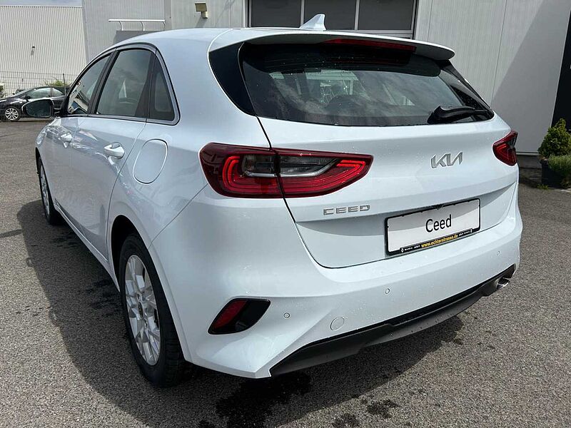 Kia Ceed Vision 1.5 T-GDI DCT7 +SHZ+RFK