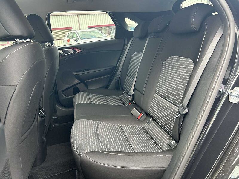 Kia Ceed Ultimate 1.5T +LED