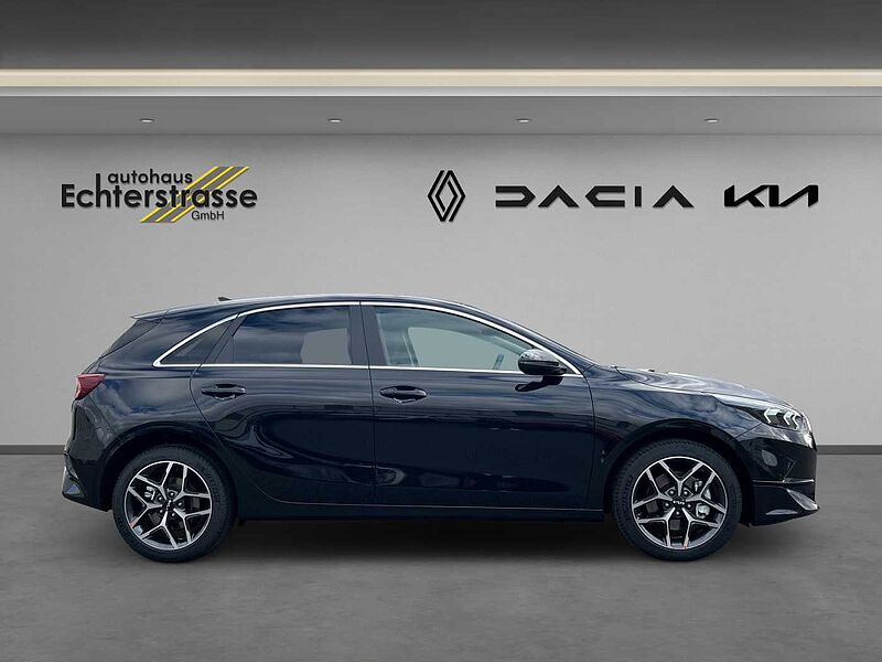 Kia Ceed Ultimate 1.5T +LED