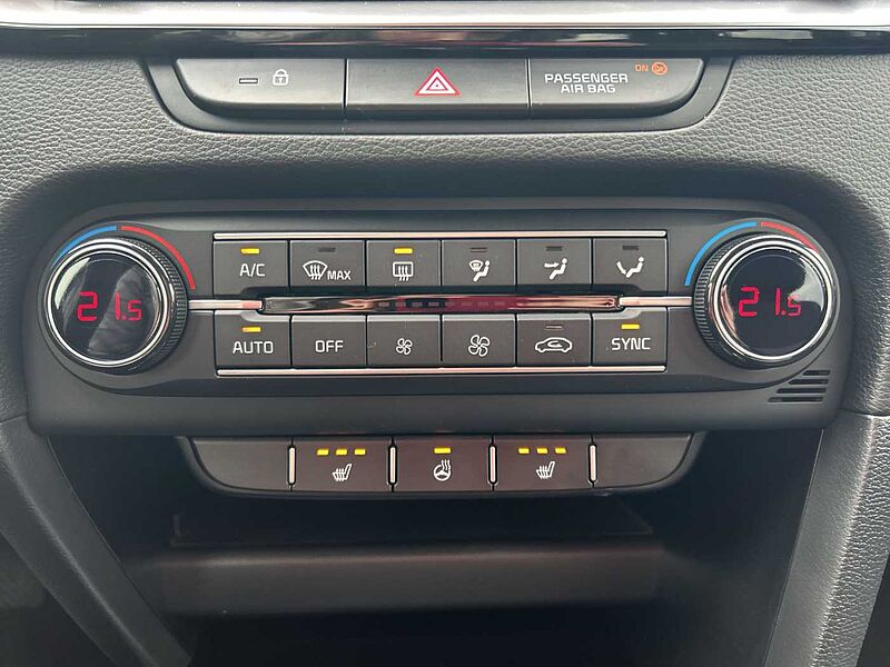 Kia Ceed Ultimate 1.5T +LED