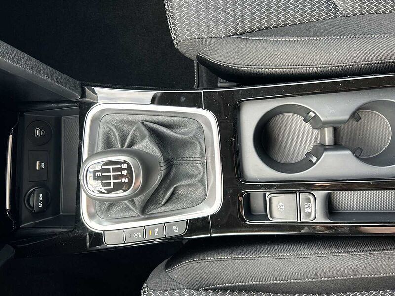 Kia Ceed Ultimate 1.5T +LED