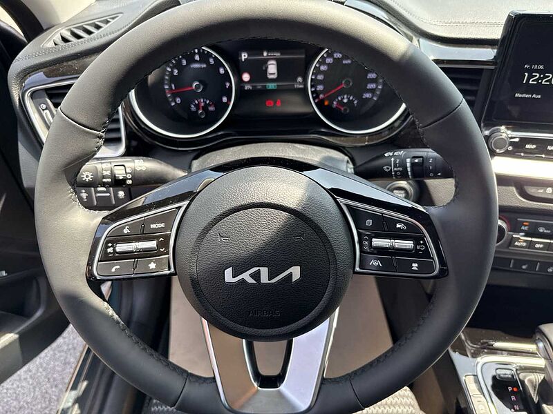 Kia Ceed Ultimate 1.5T 48V DCT +LED+JBL