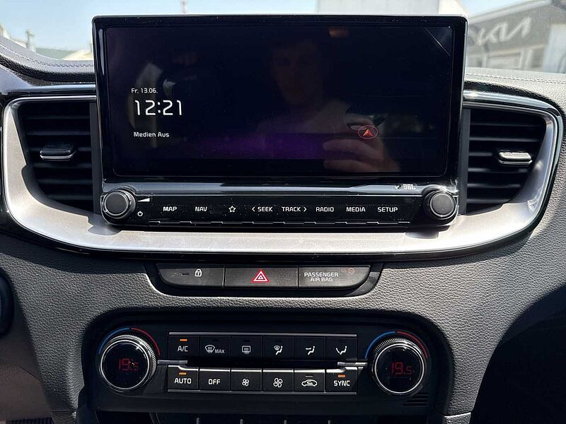 Kia Ceed Ultimate 1.5T 48V DCT +LED+JBL