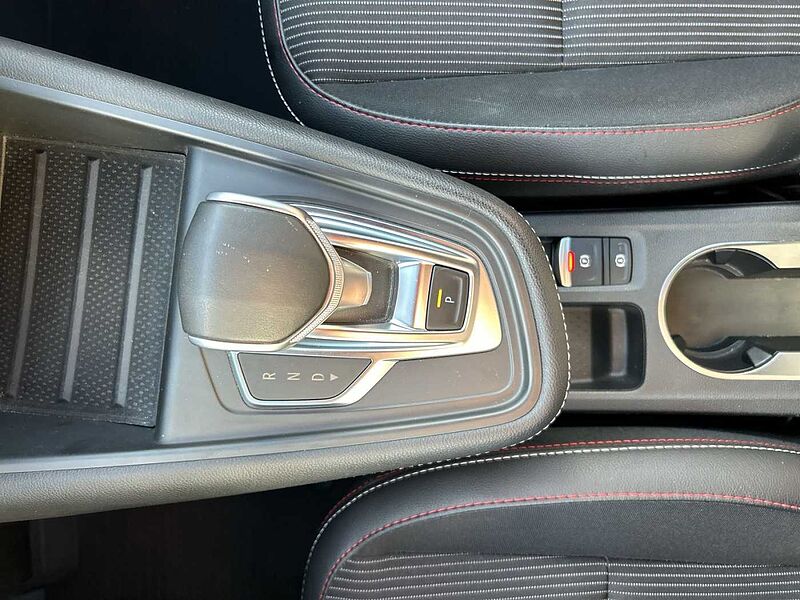 Renault Captur TCe 140 EDC GPF R. S. LINE