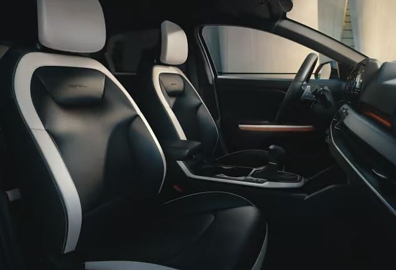 Kia K4 1.6 T-GDI DCT7 180 GT-Line +H&K+HUD