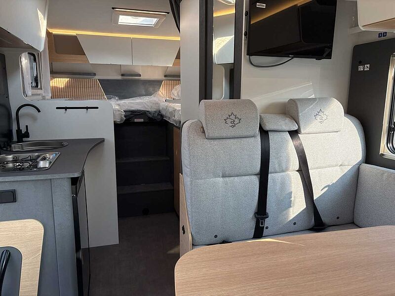 Ahorn T 690 dCi 170 AT First Edition mit AHK